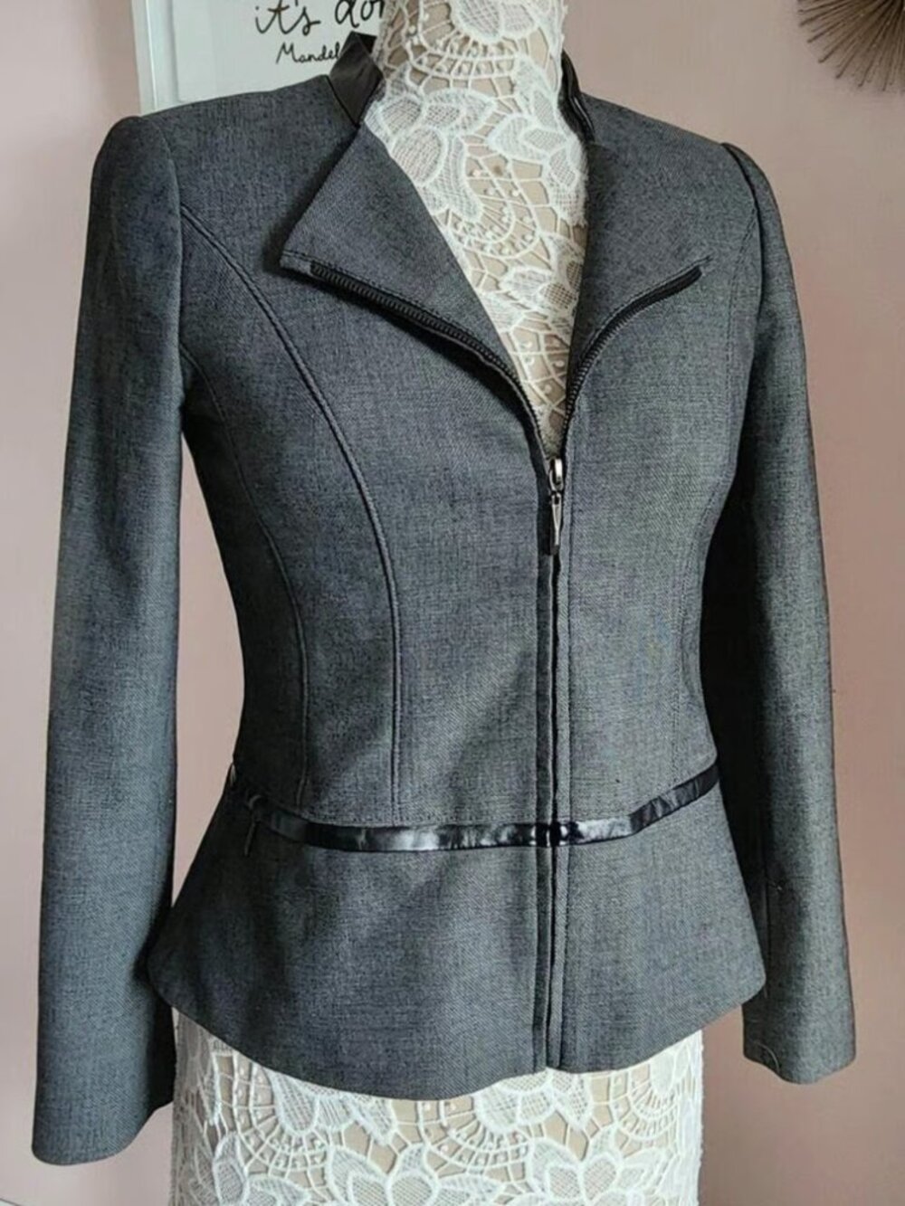 Gorgeous White House Black Market Blazer with faux leather trim-Size 6